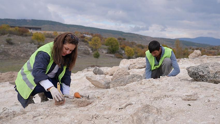Karabük'te 2'nci yüzyıla ait sikke ile 5'inci yüzyıla ait fibula bulundu