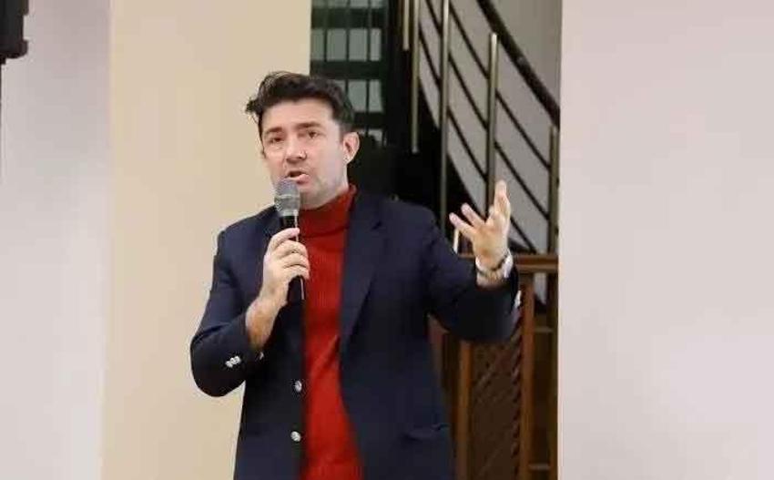 Eşinin 5. kattan atlayıp intihar ettiği olayda tutuklanan profesörün ifadesi ortaya çıktı! Yatak odasındaki kanlı peçetelerin sırrı çözüldü