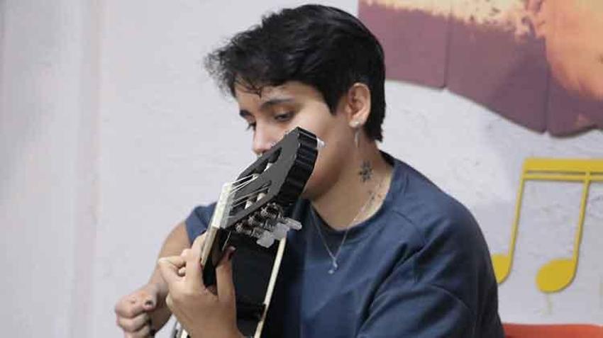 Sahafta gördüğü broşür hayatının dönüm noktası oldu:  Sevgi evlerinde yetişen Nazlı Can'a Kraliyet Müzik Akademisi'nden tam burs