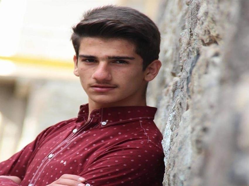 Erzurum'da otomobil önce refüje çarptı, sonra hastane bahçesine düşüp alev aldı: 3 genç öldü
