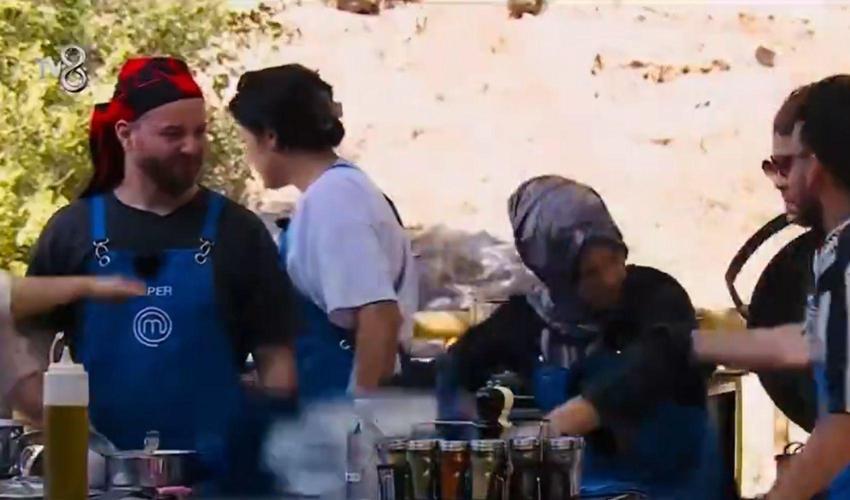 MasterChef'te talihsizlik! Beyza'nın yüzüne kızgın yağ döküldü