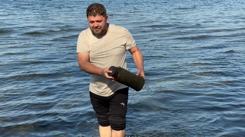 Bursa'da göl suları çekilince ortaya 3 küp çıktı! Şoke eden görüntü: Küplerde ne var?

