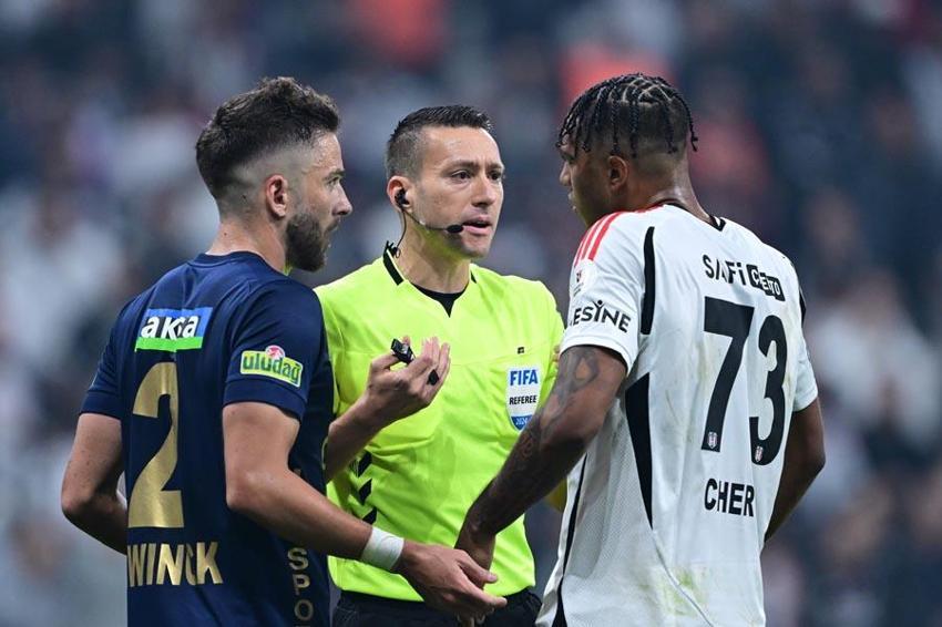 Beşiktaş Kasımpaşa maçında 4 gol 1 kırmızı kart! Kartal başladı Paşa bitirdi