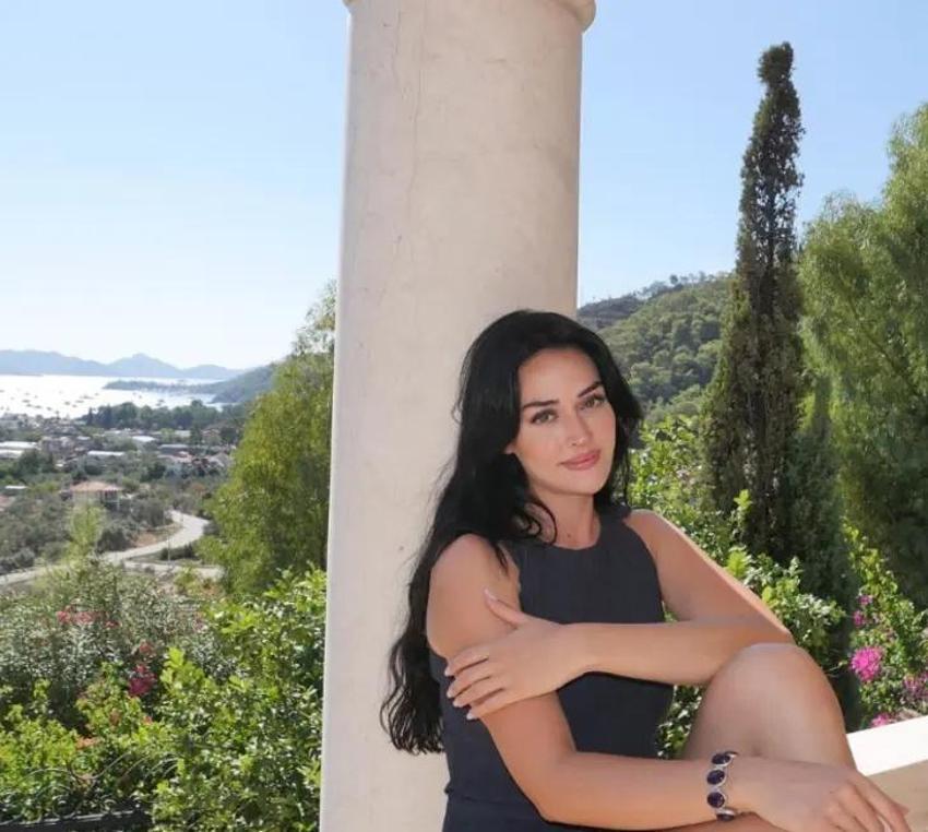 Aşk yaramış! Esra Bilgiç pozlarıyla mest etti