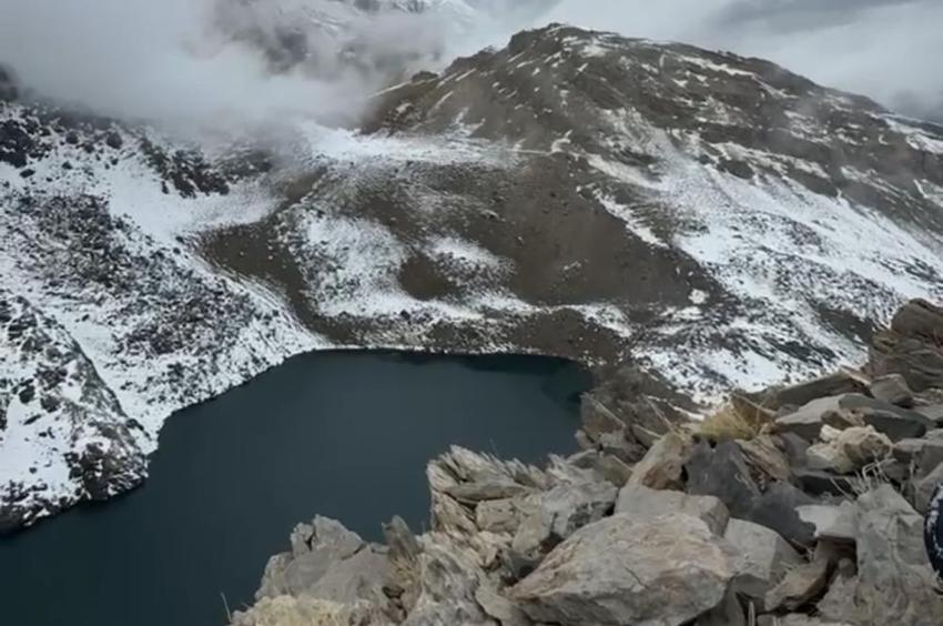 Cilo Dağı'nın eteklerinde şelaleler dondu! Dondurucu hava buz şarkıları oluşturdu