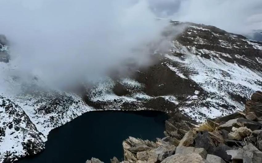 Cilo Dağı'nın eteklerinde şelaleler dondu! Dondurucu hava buz şarkıları oluşturdu