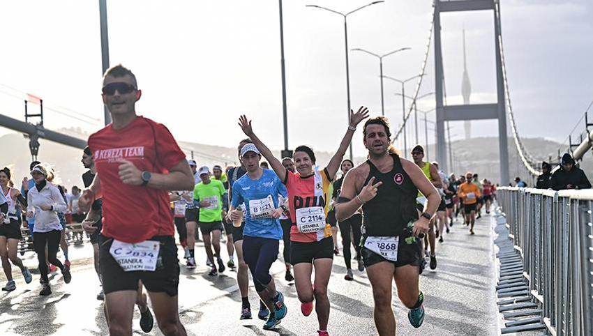 İstanbul'da Maraton Koşusu heyecanı! Binlerce vatandaş koştu