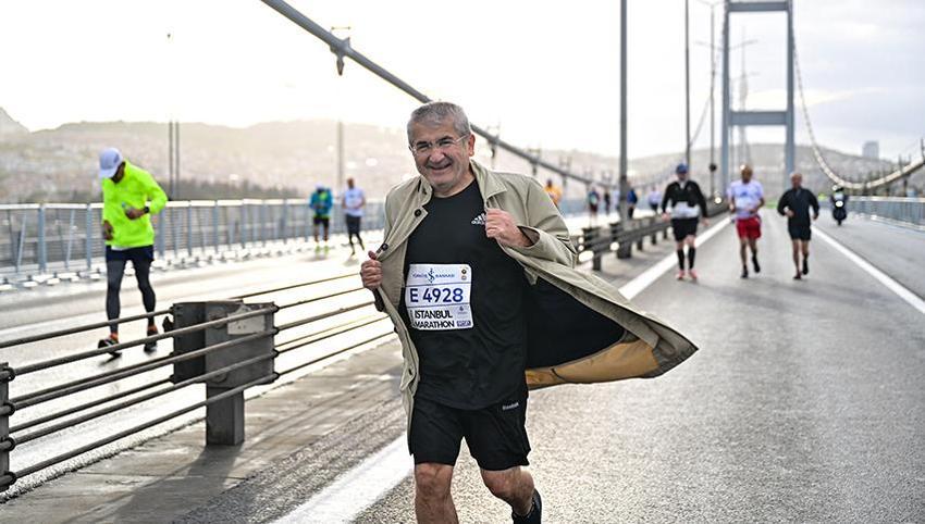 İstanbul'da Maraton Koşusu heyecanı! Binlerce vatandaş koştu