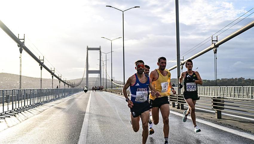 İstanbul'da Maraton Koşusu heyecanı! Binlerce vatandaş koştu