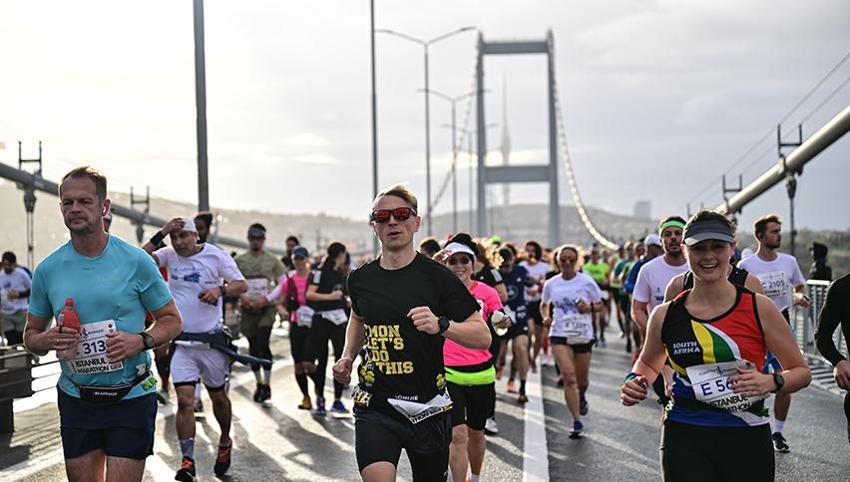 İstanbul'da Maraton Koşusu heyecanı! Binlerce vatandaş koştu