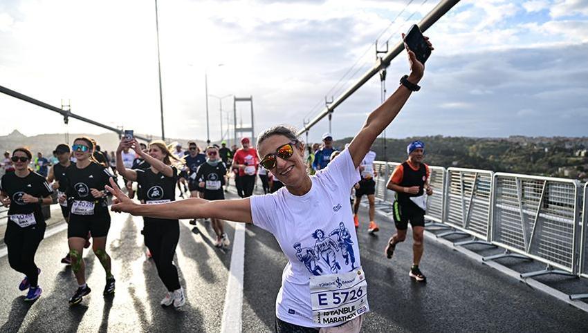 İstanbul'da Maraton Koşusu heyecanı! Binlerce vatandaş koştu