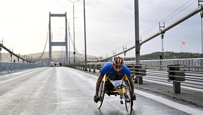 İstanbul'da Maraton Koşusu heyecanı! Binlerce vatandaş koştu