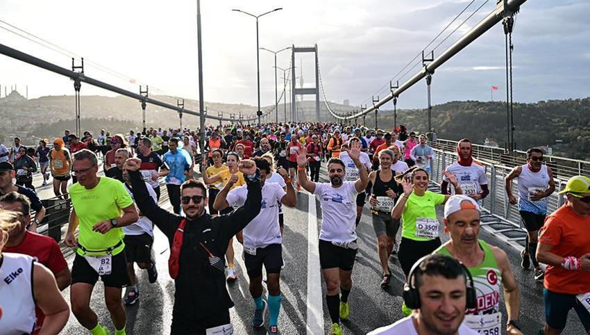 İstanbul'da Maraton Koşusu heyecanı! Binlerce vatandaş koştu