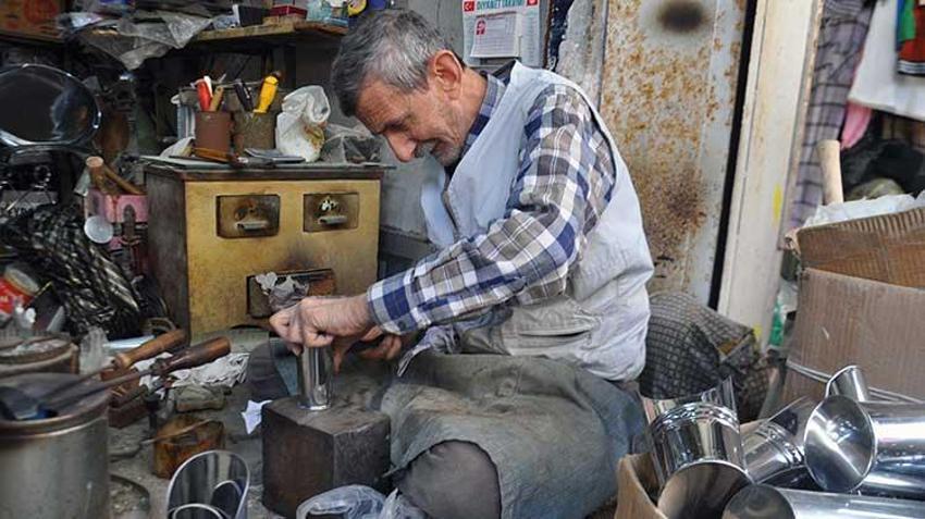 Yılın 'Türkiye Ahisi’ 69 yıldır makineye direniyor! 'Yurt genelinde bu mesleği yapan yok'