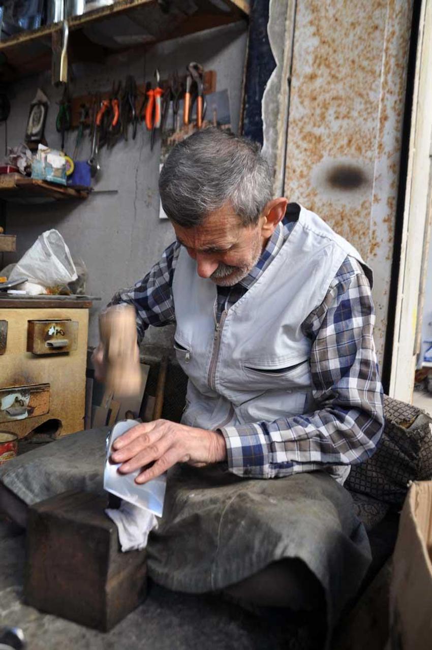 Yılın 'Türkiye Ahisi’ 69 yıldır makineye direniyor! 'Yurt genelinde bu mesleği yapan yok'