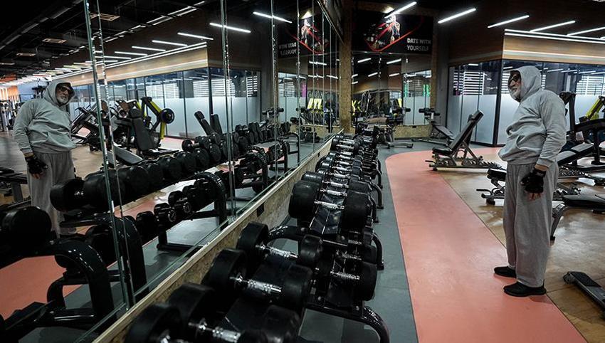 İzmir'de 81 yaşındaki Tevfik Doğan günde 3 saat spor yapıyor