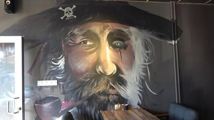 Yozgatlı ressam Türk sinemasının yıldızlarını duvarlara kazıyor!