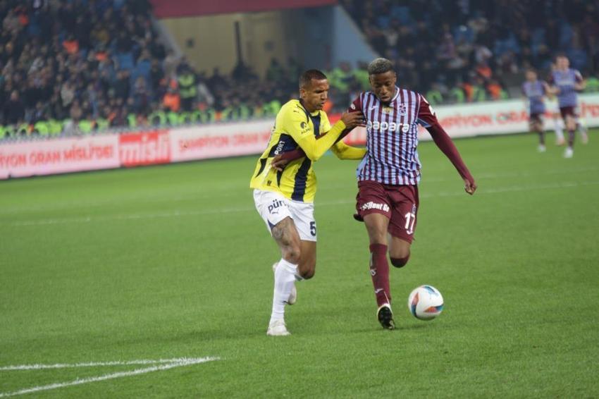 Fenerbahçe, Trabzon'da gol düellosundan galip çıktı