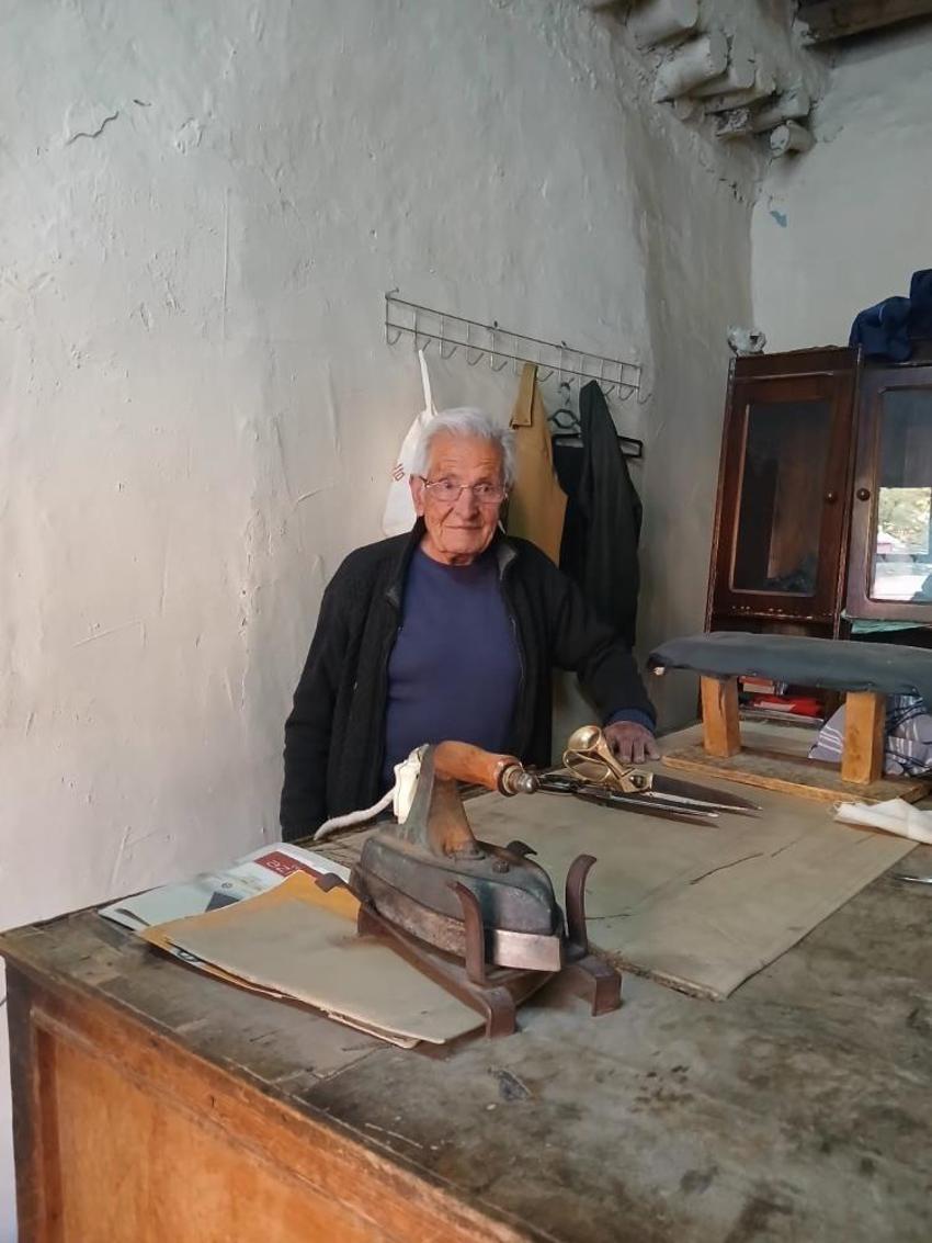 Tunceli'de terziliğe ilgi azalıyor: Mesleğin yarım asırlık çınarları işi bırakıyor