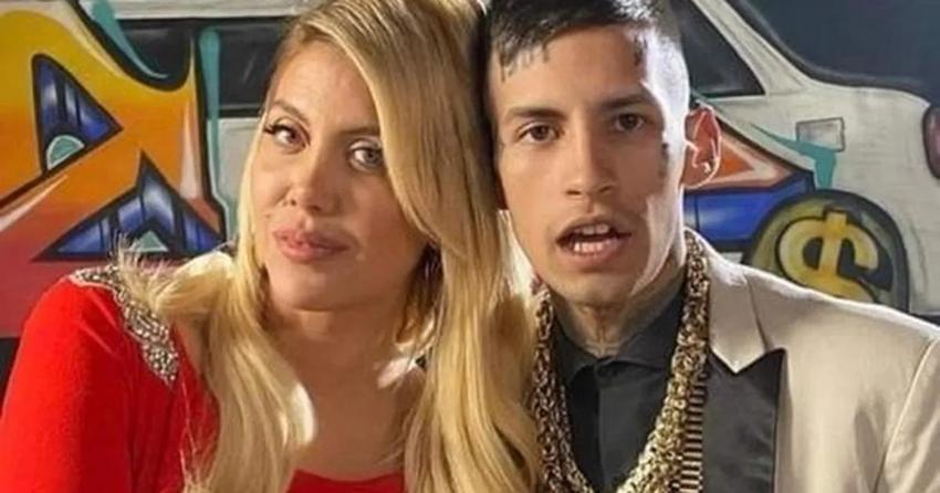 Icardi'ye bir şok daha! Wanda Nara canlı yayında sevgilisiyle öpüştü