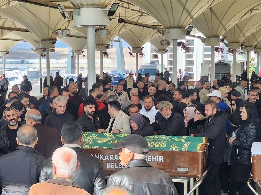 Ankara'da aldıkları 3 günlük tatil hediyesine giden aile kazada hayatlarını kaybetti