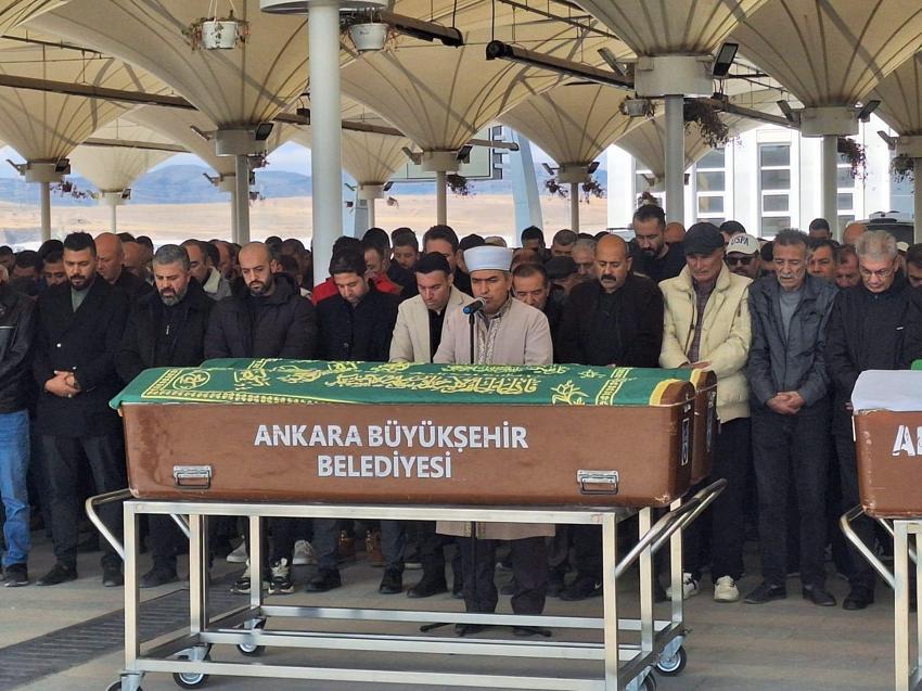 Ankara'da aldıkları 3 günlük tatil hediyesine giden aile kazada hayatlarını kaybetti
