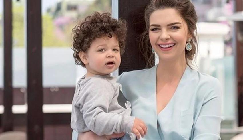 Pelin Karahan'ın şıklığı dikkat çekti! Oğullarıyla görüntülendi