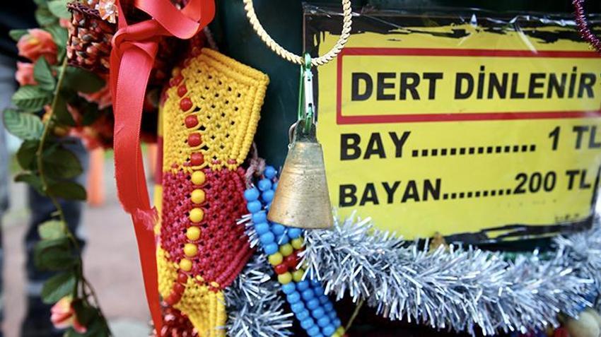 Giresun'da temizlik işçisi çöp kovasıyla sokaklara renk katıyor