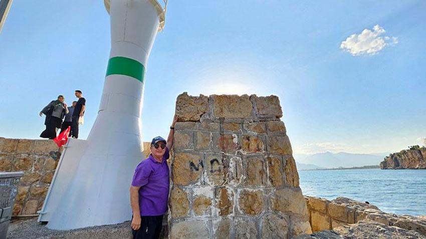 Her gün binlerce kişinin ziyaret ettiği Yat Limanı'nda çökme tehlikesi: 300 kiloluk taşlar yerinden oynadı! Can ve mal güvenliği tehlikede