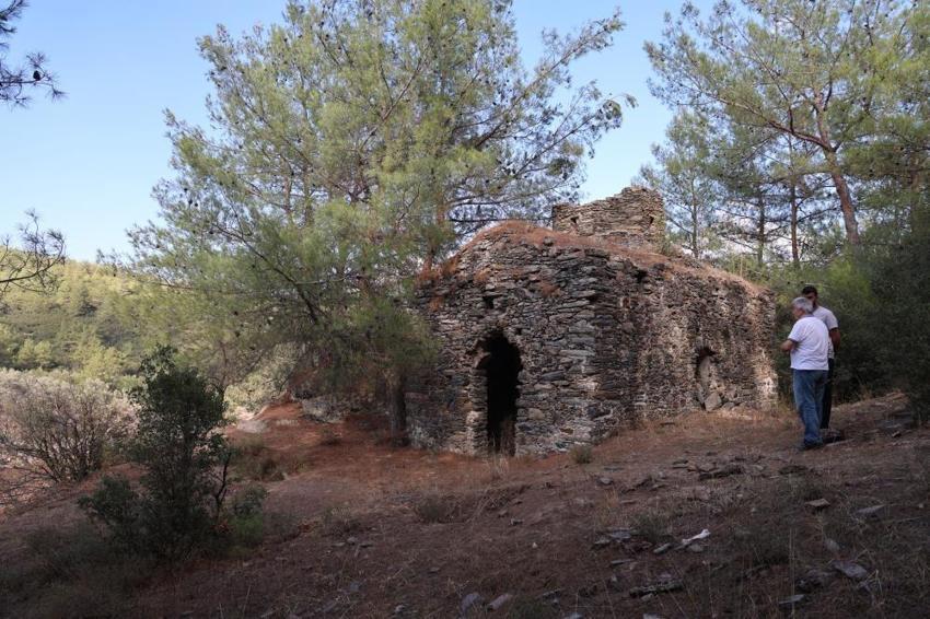Muğla'da kiliseyi delik deşik ettiler! Sebebi başka çıktı: Meğer dertleri paraymış!
