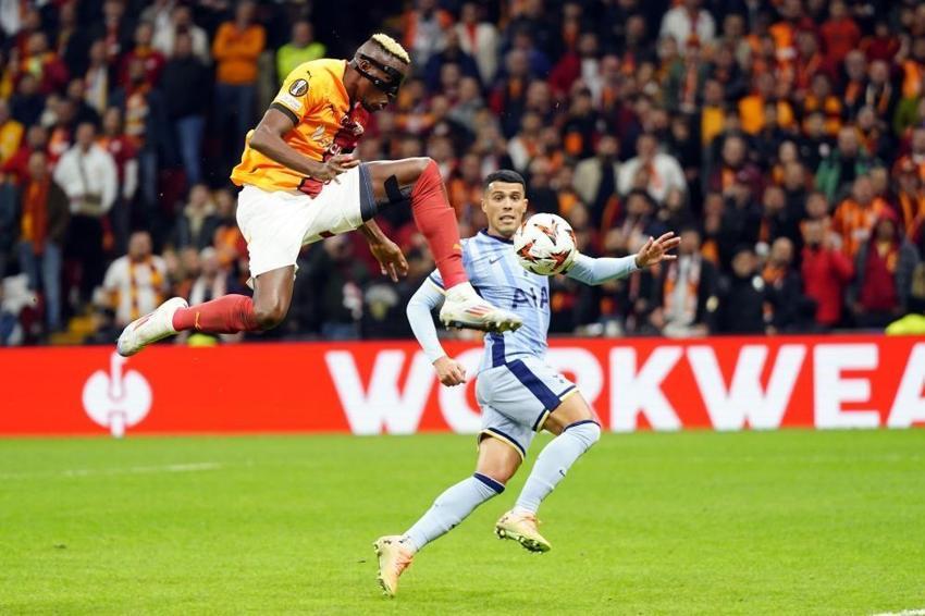 Galatasaray'dan Tottenham karşısında gövde gösterisi