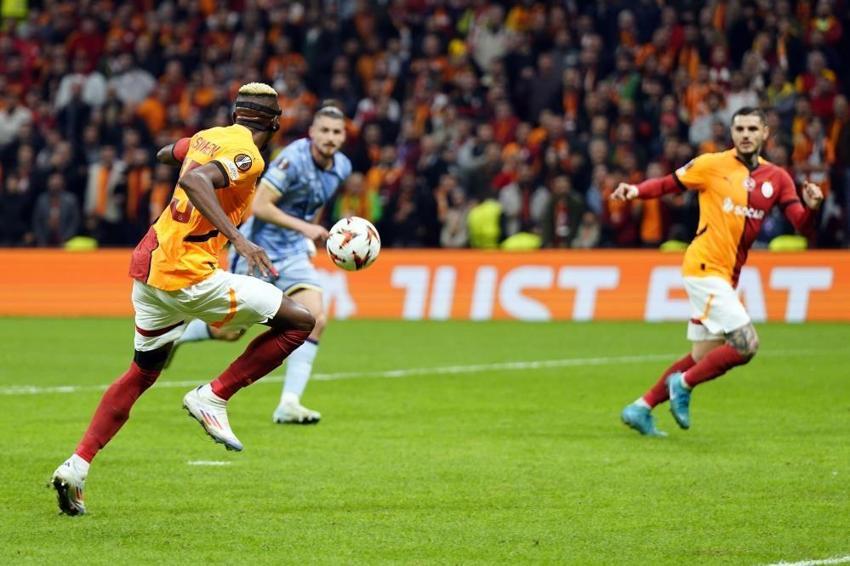 Galatasaray'dan Tottenham karşısında gövde gösterisi