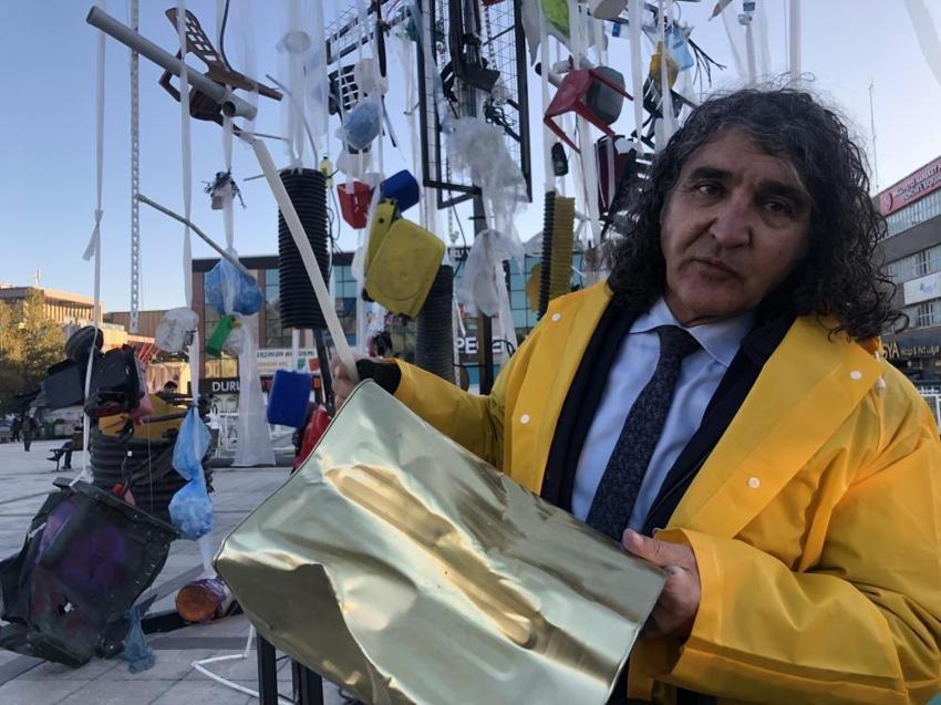 Erzincan'da sıra dışı gösteri! Profesör kirliliğe dikkat çekti