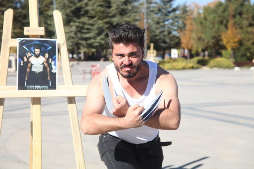 Konya'da kostüm giyip meydana çıktılar! Üniversite öğrencilerinden ilginç canlı sergi