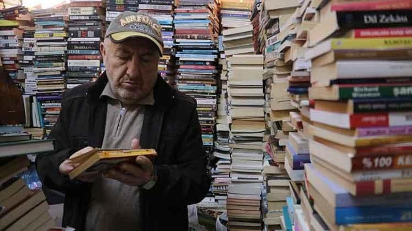 Yalova'da 37 yıllık sahaf gençlere kitap okumayı sevdirmek için seferber oldu