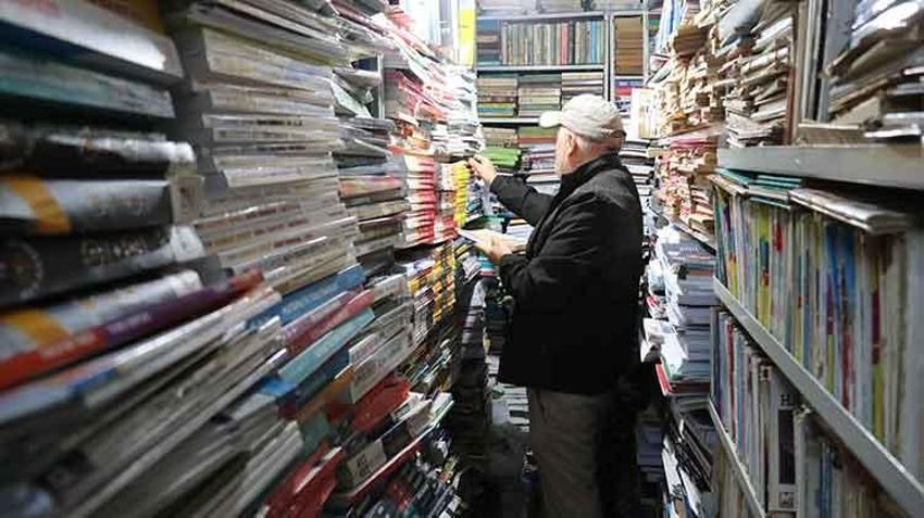 Yalova'da 37 yıllık sahaf gençlere kitap okumayı sevdirmek için seferber oldu