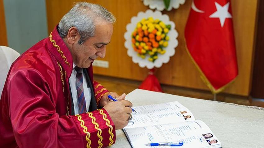 Film konusu olsa 'bu kadar da olmaz' denir! Nikah memuru damatla kendini evlendirdi, her şey banka sayesinde ortaya çıktı