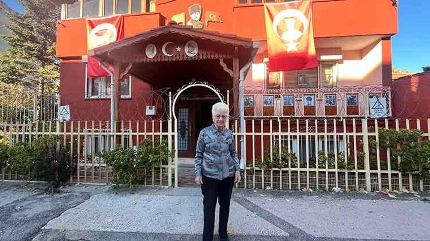 Atatürk sevgisi Rus televizyonuna konu oldu: Evini müzeye çeviren kadın: 'Bu sevgi bana babamdan kalma'