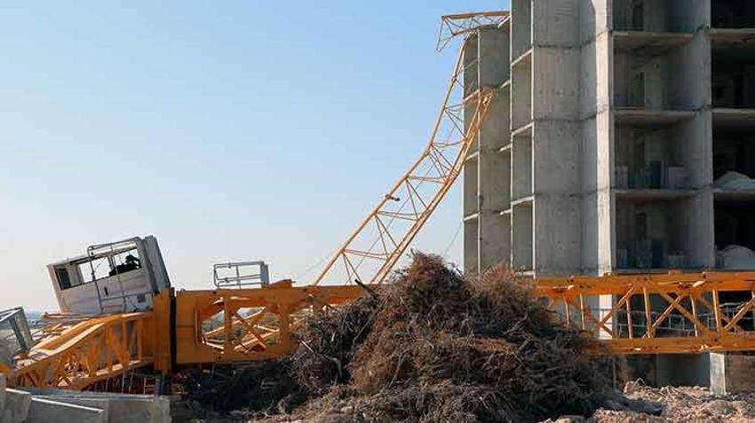 Devrilen vinçte hayatını kaybeden operatörün arkadaşının da aynı şekilde öldüğü ortaya çıktı