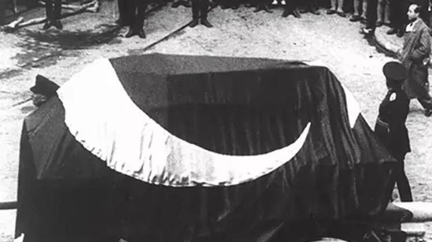 Ulu önder Atatürk’e sonsuz sevgi ve büyük özlem! Spiker kara haberi ağlayarak açıkladı