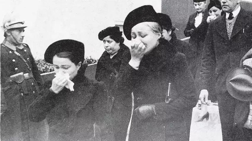 Ulu önder Atatürk’e sonsuz sevgi ve büyük özlem! Spiker kara haberi ağlayarak açıkladı