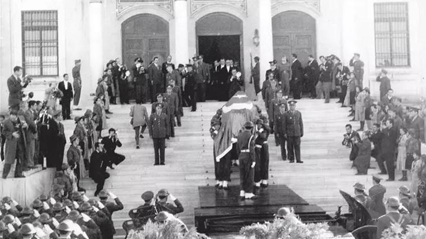 Ulu önder Atatürk’e sonsuz sevgi ve büyük özlem! Spiker kara haberi ağlayarak açıkladı