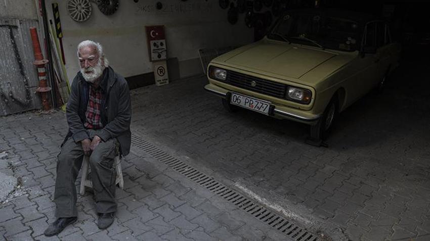 47 yıllık aracına 300 bin TL verdiler yine satmadı! Ali Koç'a seslendi: Beni seyretsin