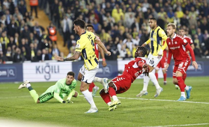 Fenerbahçe, Sivasspor'u farka boğdu