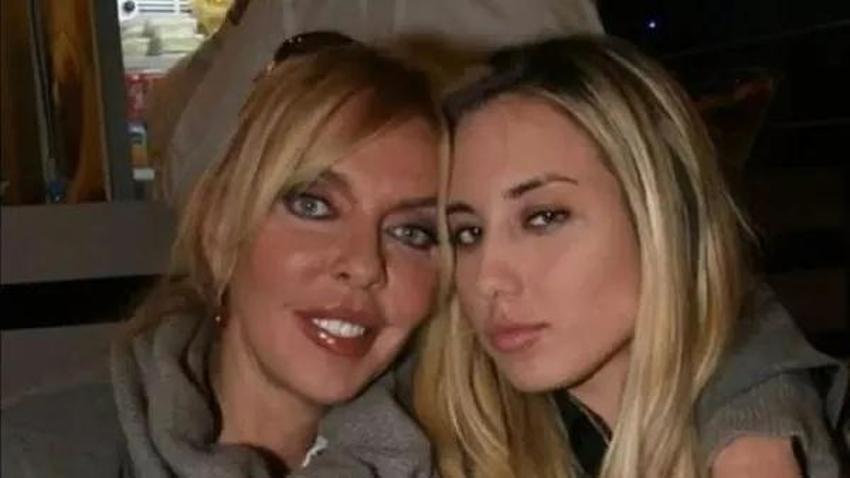 Ahu Tuğba'nın kızı Anjelik geçmişe götürdü! Bu fotoğrafı ilk kez paylaştı