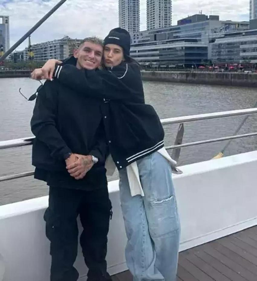 Devrim Özkan ve Lucas Torreira'dan tatil kaçamağı