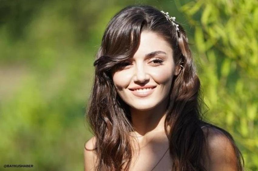 Hande Erçel ödül törenindeki konuşmasıyla gündemde!