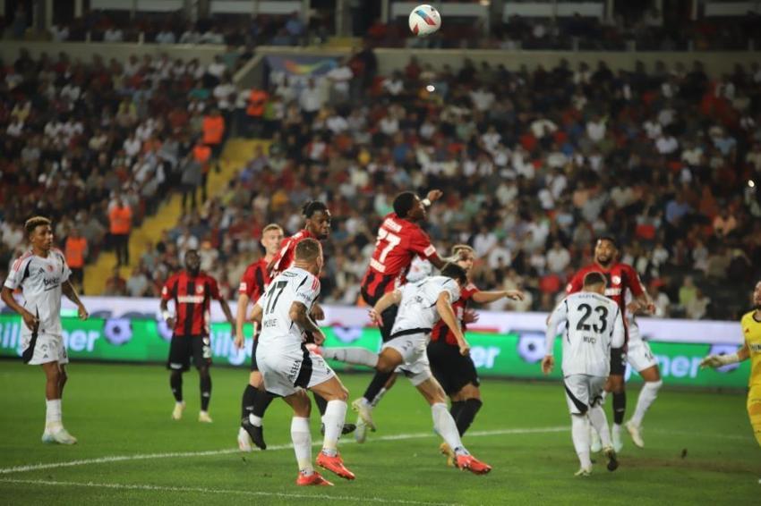 Beşiktaşlılar çıldırdı! 8 puan kaybı sonrası hedefte tek isim var