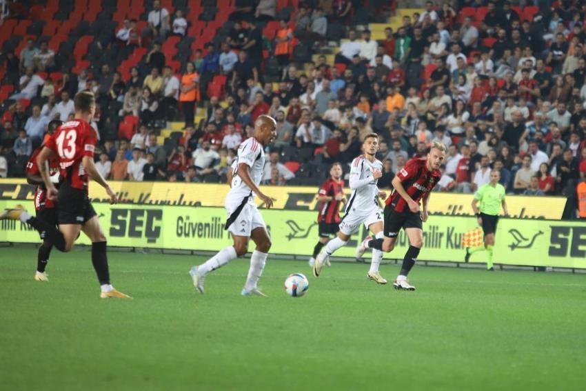 Beşiktaşlılar çıldırdı! 8 puan kaybı sonrası hedefte tek isim var