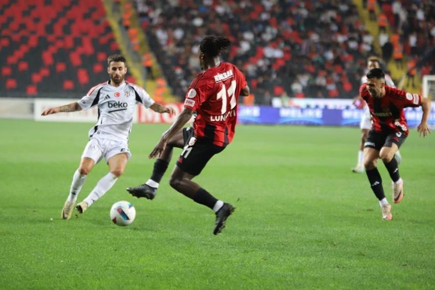 Beşiktaşlılar çıldırdı! 8 puan kaybı sonrası hedefte tek isim var